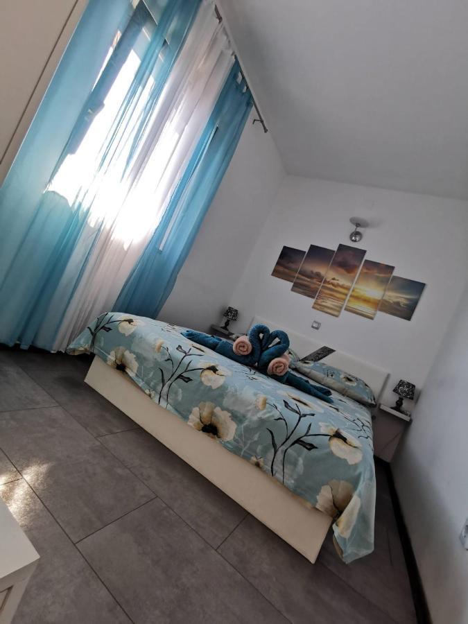 Apartmani Tajana Sukošan Exteriér fotografie