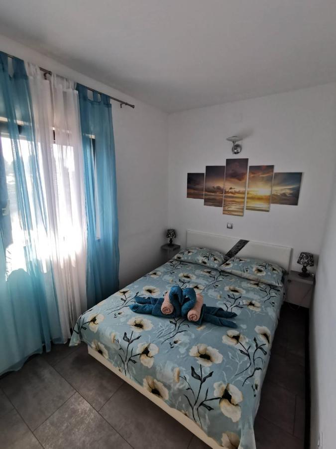 Apartmani Tajana Sukošan Exteriér fotografie