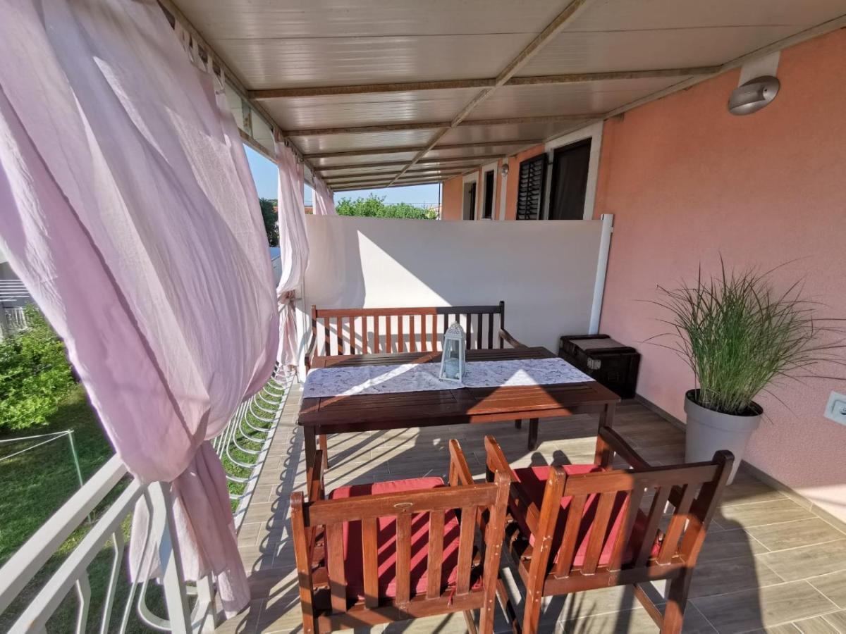 Apartmani Tajana Sukošan Exteriér fotografie