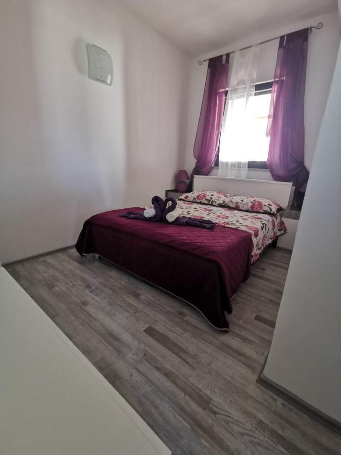Apartmani Tajana Sukošan Exteriér fotografie