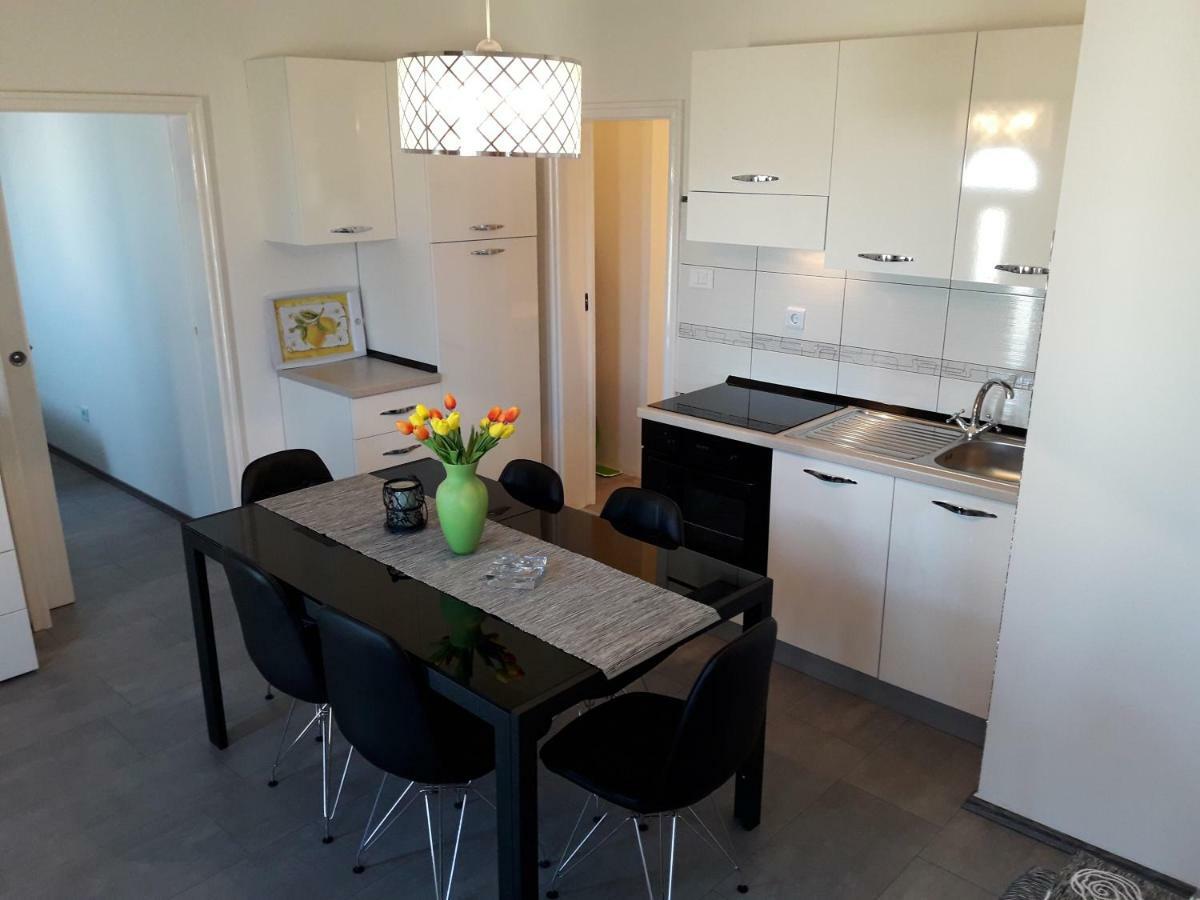 Apartmani Tajana Sukošan Exteriér fotografie
