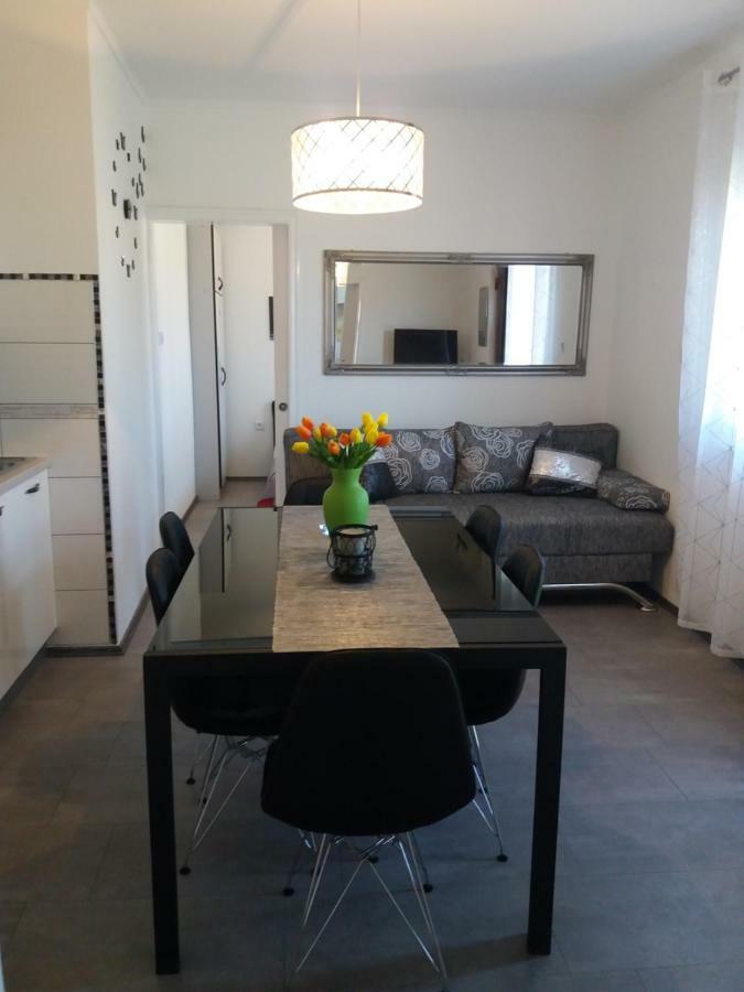 Apartmani Tajana Sukošan Exteriér fotografie