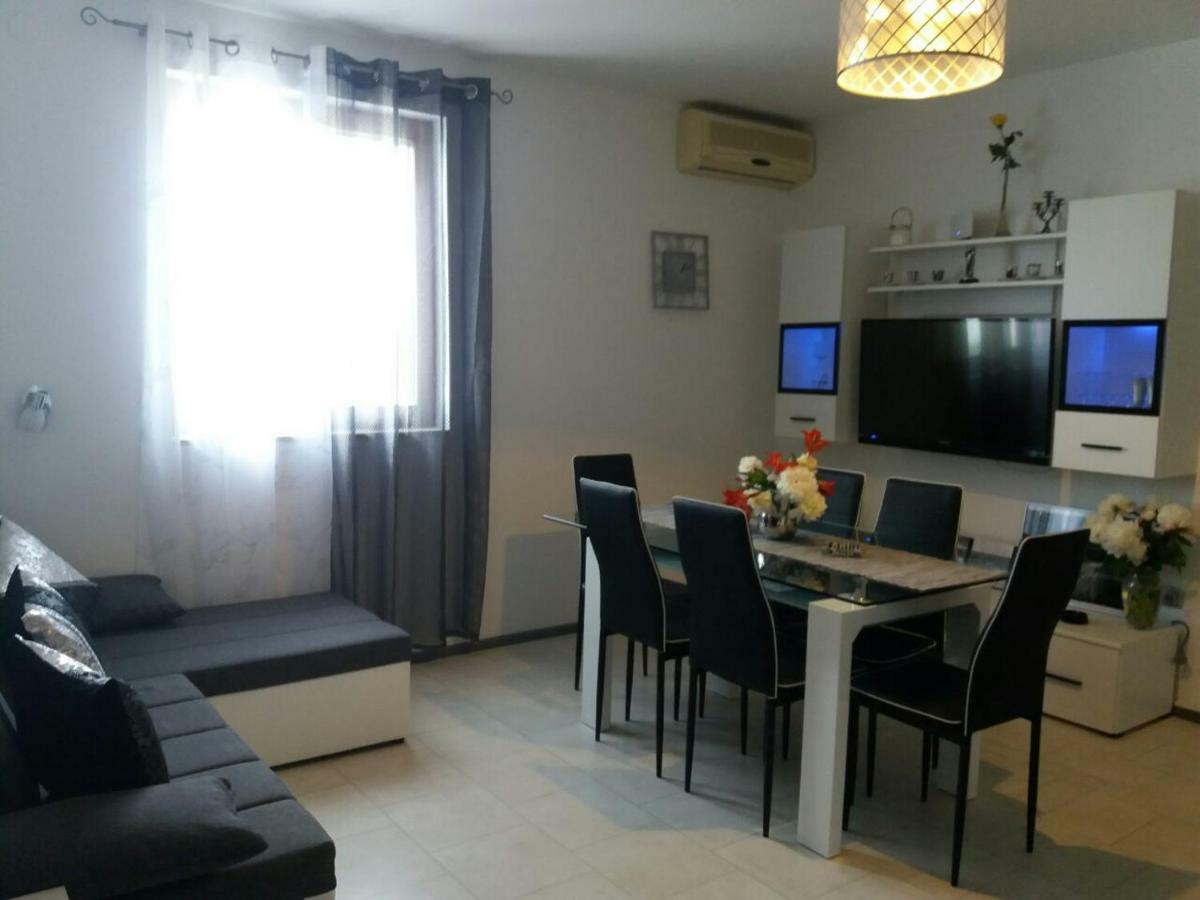 Apartmani Tajana Sukošan Exteriér fotografie